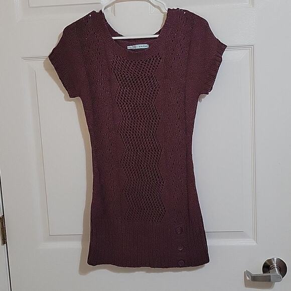 𝅺Maurices short sleeve maroon sweater woman's size small - Picture 1 of 6